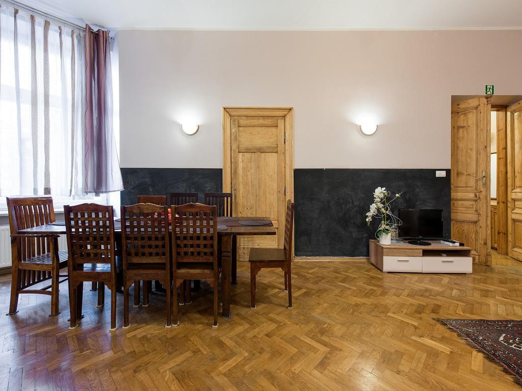 5 Bedroom Family Apartment クラクフ 部屋 写真